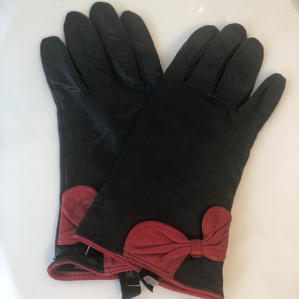 Genuine Leather Black and Red Bow Gloves